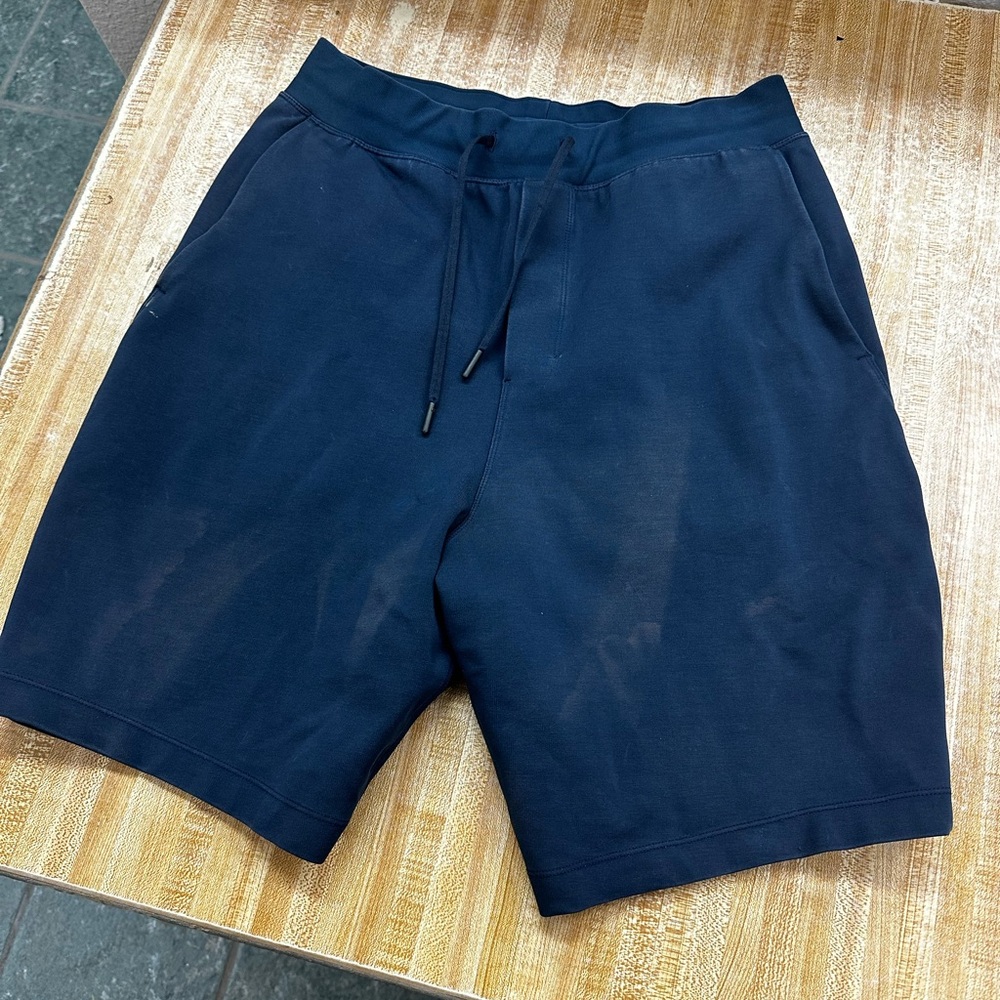 Size M Lululemon 9" Inch Twill Chill Shorts (Stained) Nautical Navy